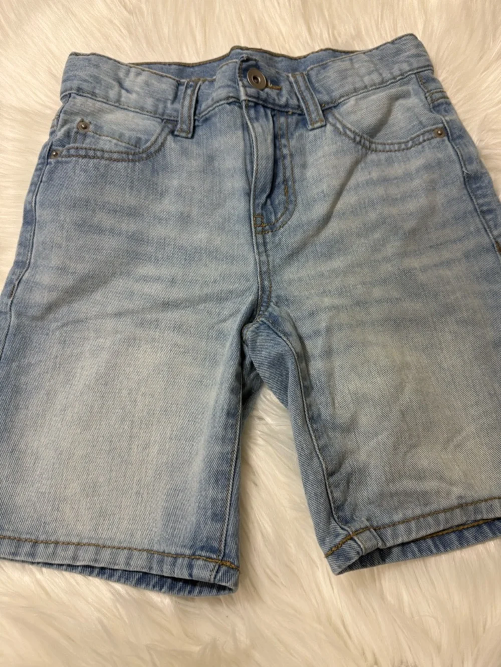 The Children’s Place Denim Light Wash Cotton Shorts - Boys Size 8